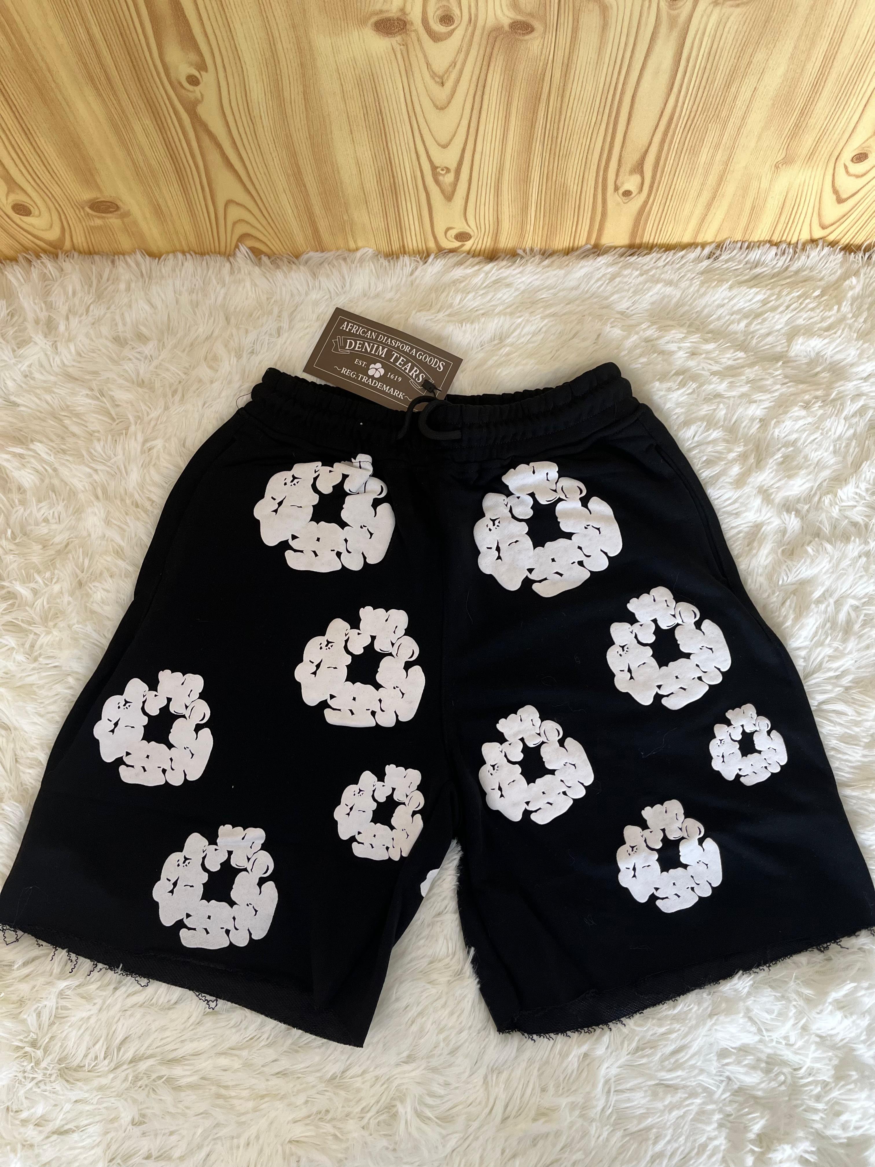 Denim Tears modelo Cotton Wreath Shorts.