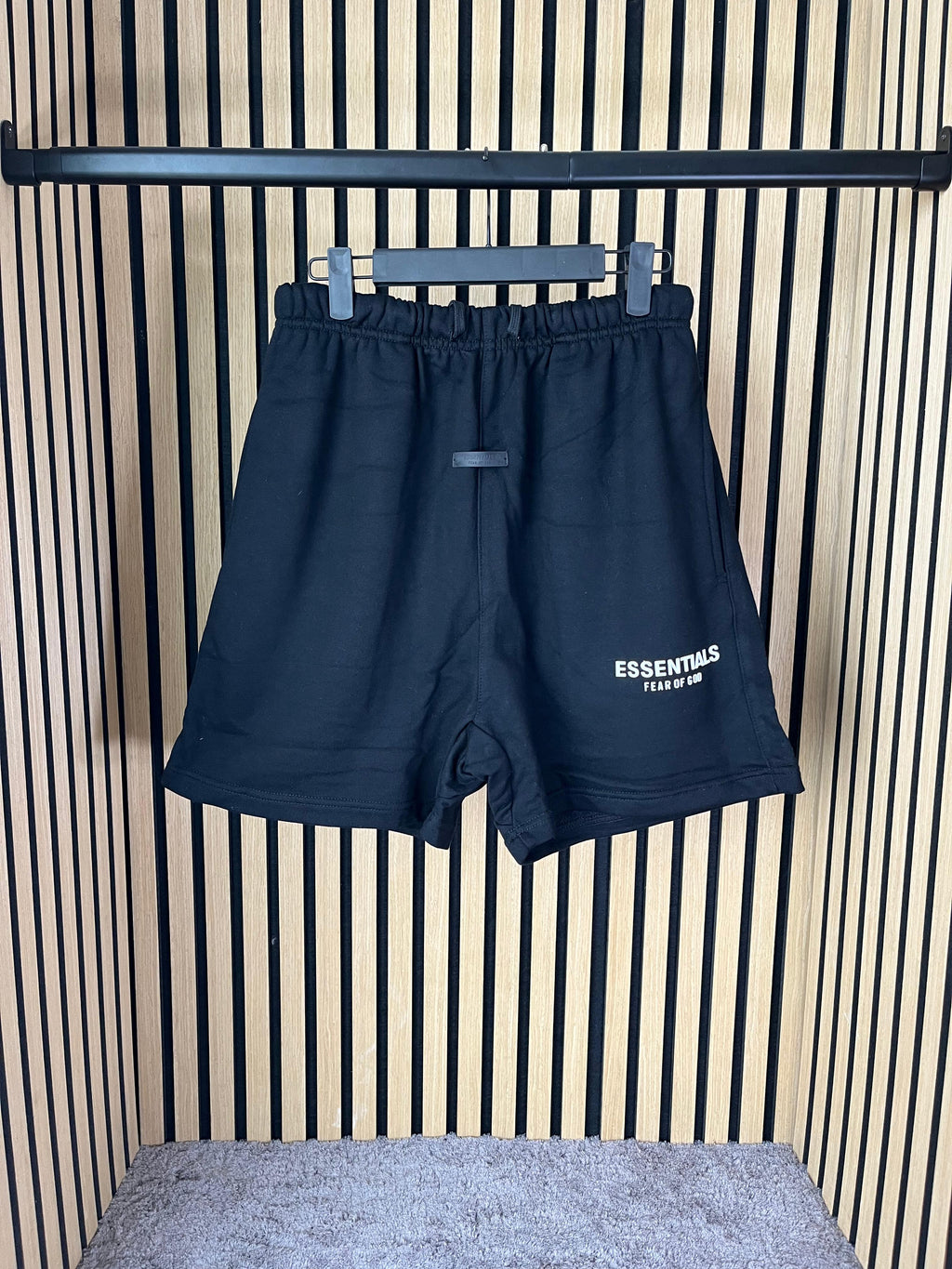 PANTALON NEGRO ESSENTIALS