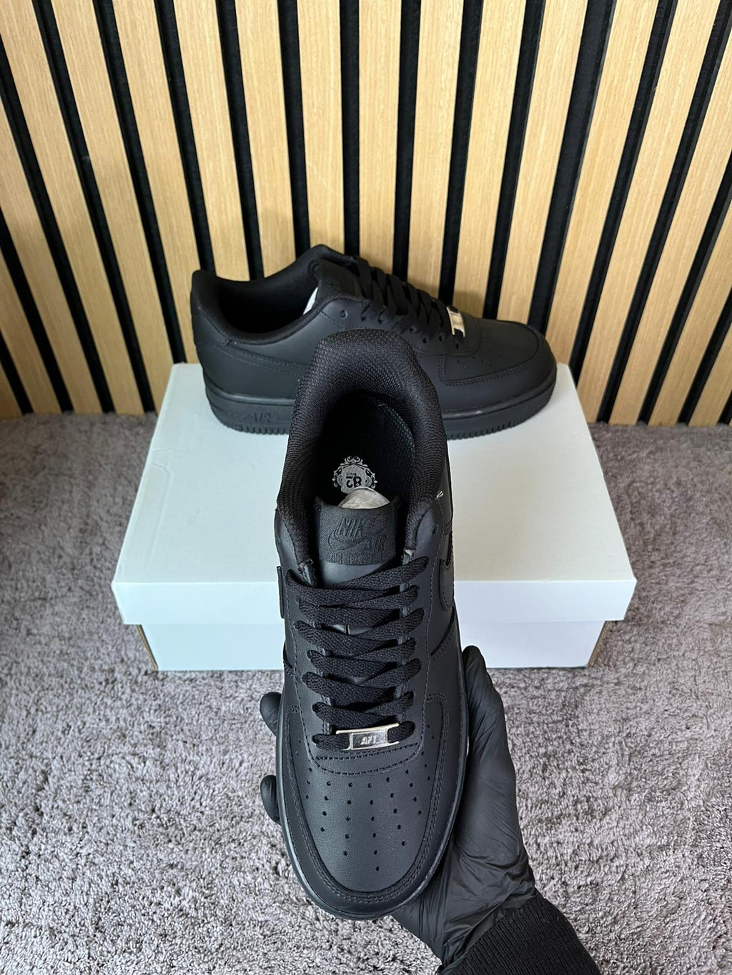 NIKE AIR FORCE 1 NEGRAS