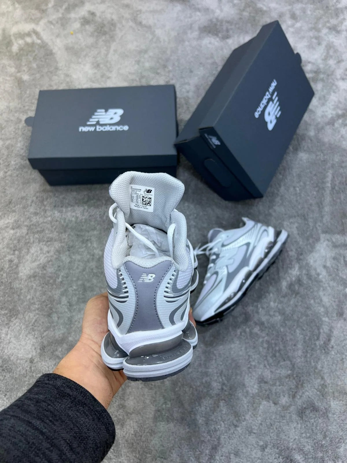 NEW BALANCE 2000