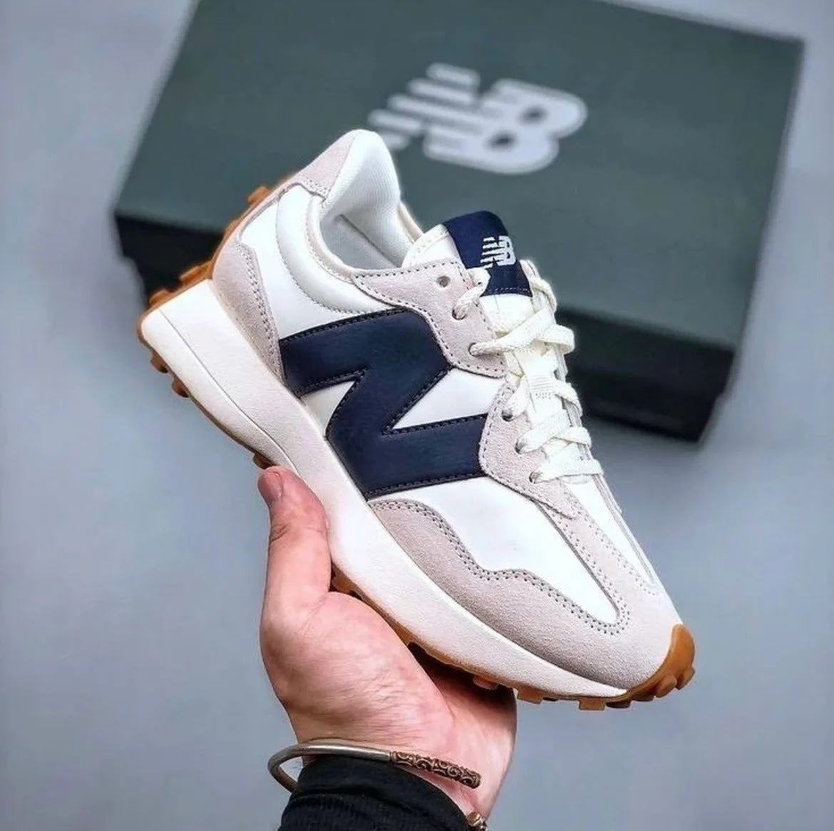 New Balance 327