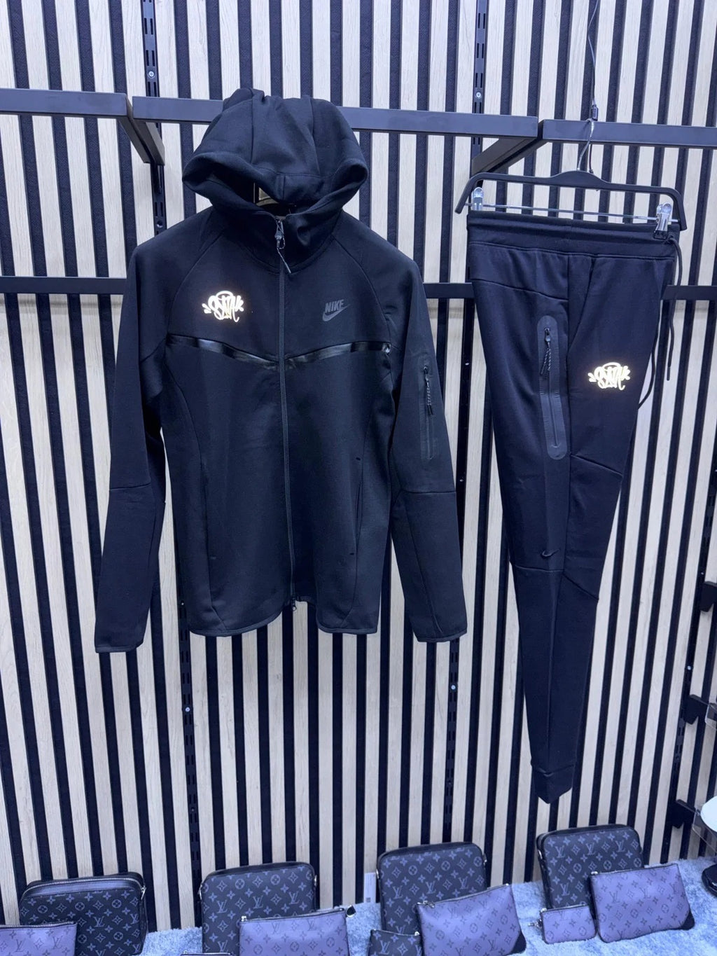 CHANDAL NIKE TECH SYNAWORLD