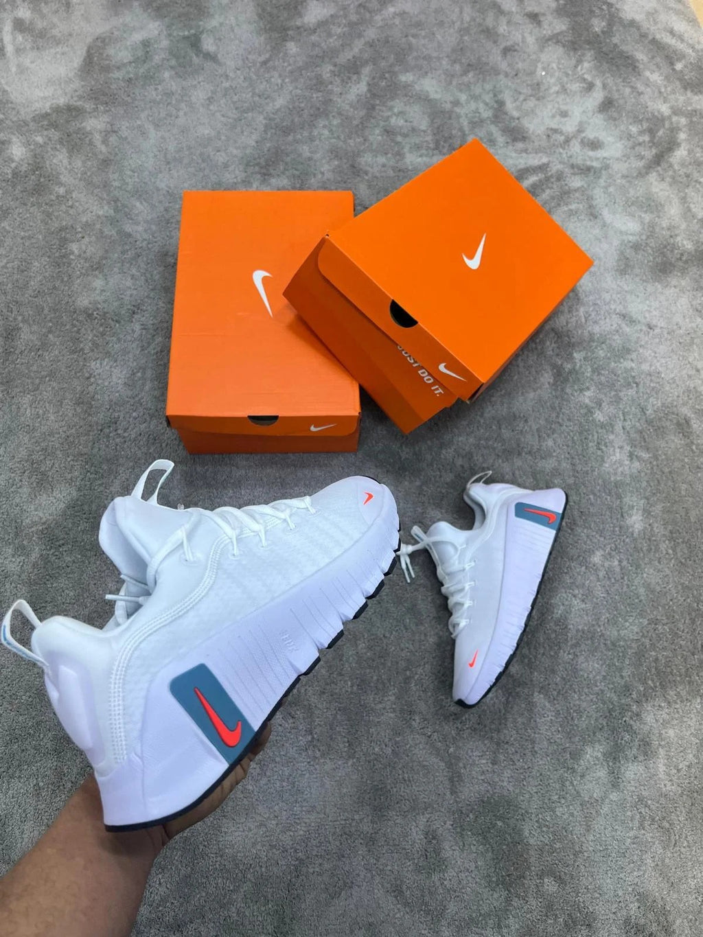 NIKE FREE METCON