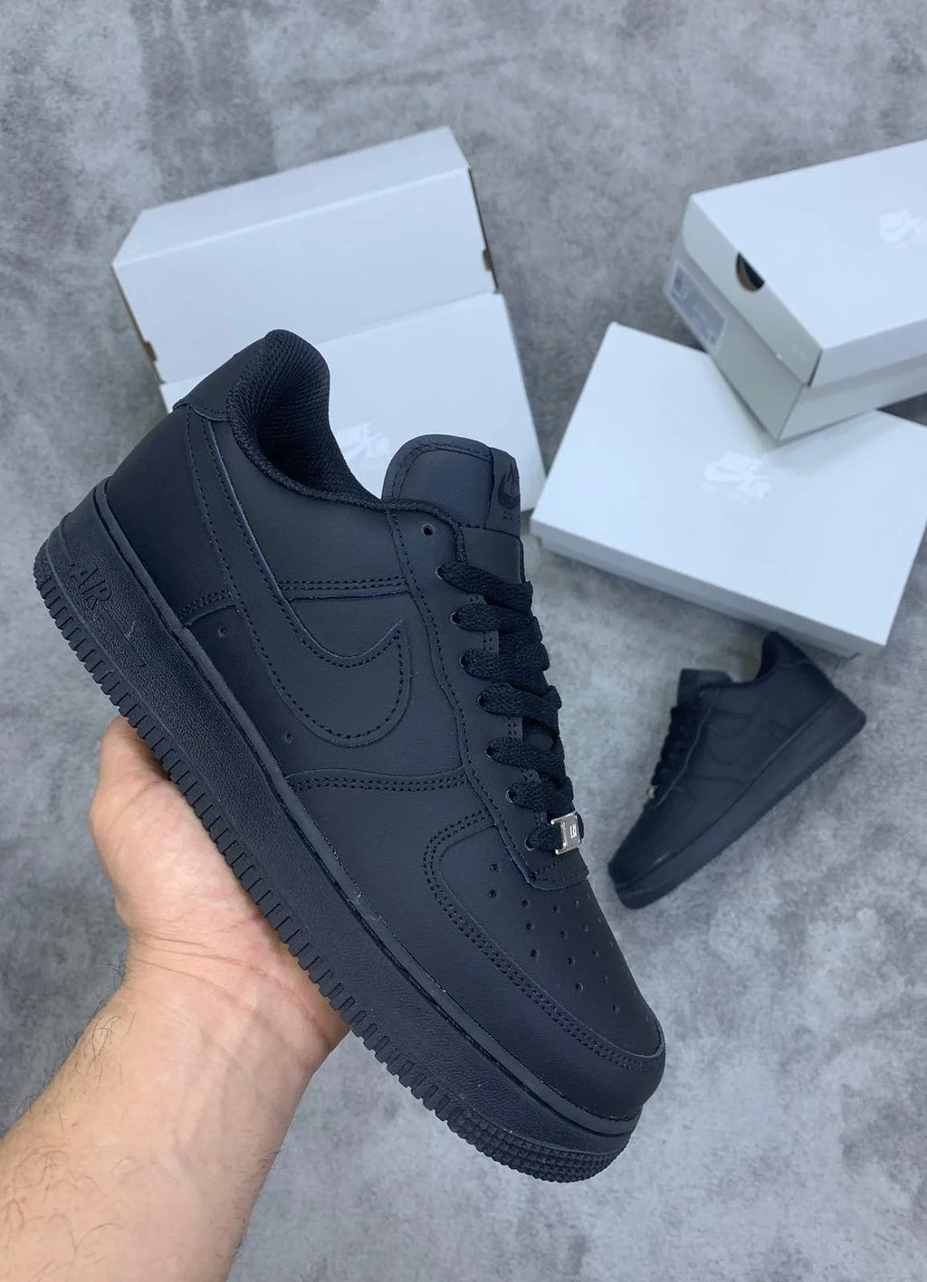 NIKE AIR FORCE 1