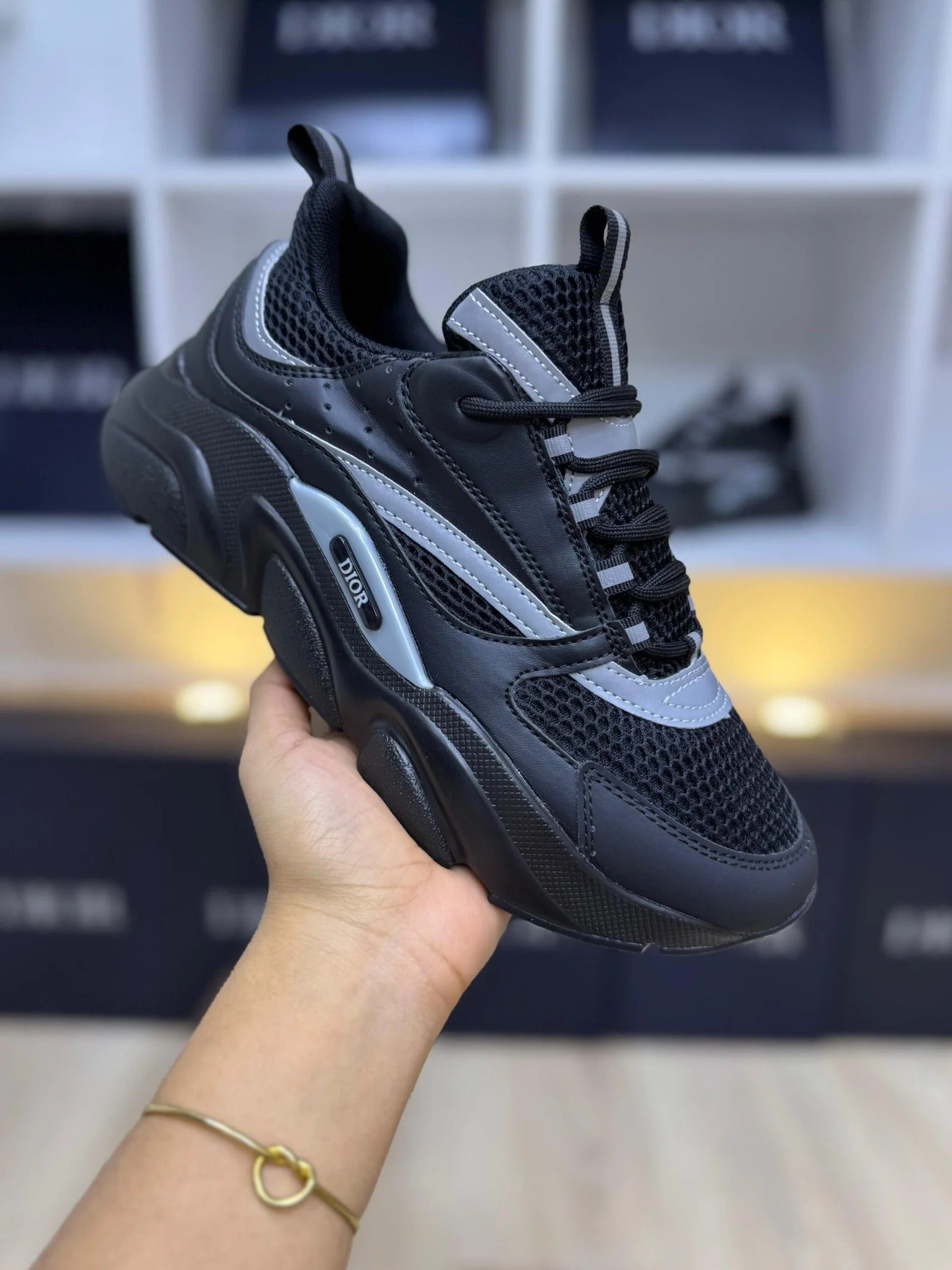 DIOR B22 NEGRAS