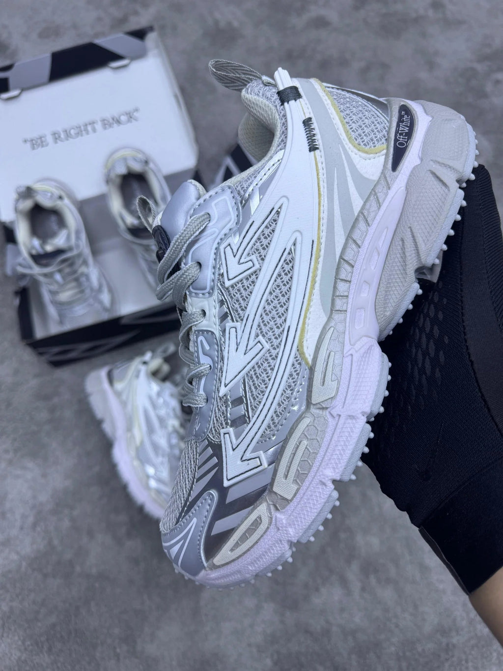 OFF-WHITE Be Right