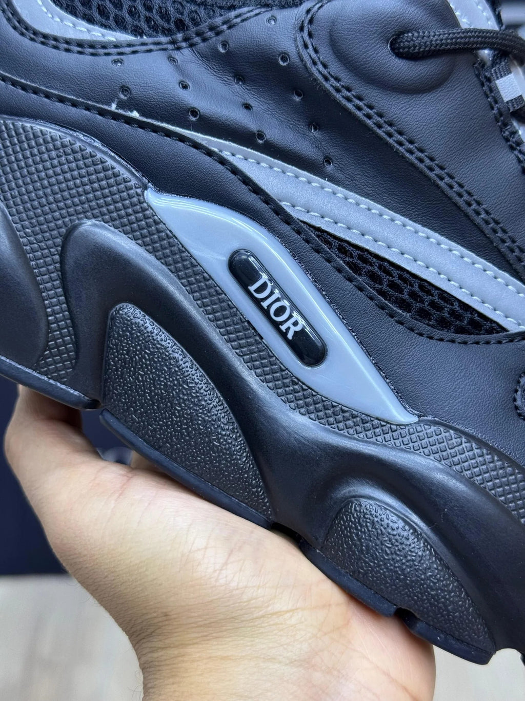 DIOR B22 NEGRAS