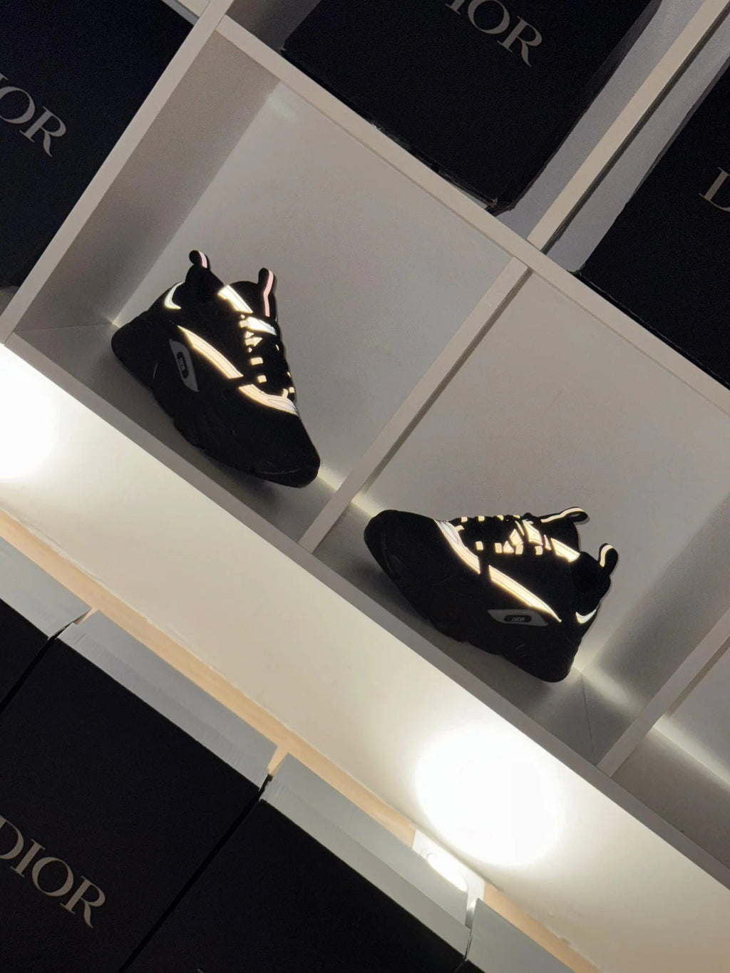 DIOR B22 NEGRAS