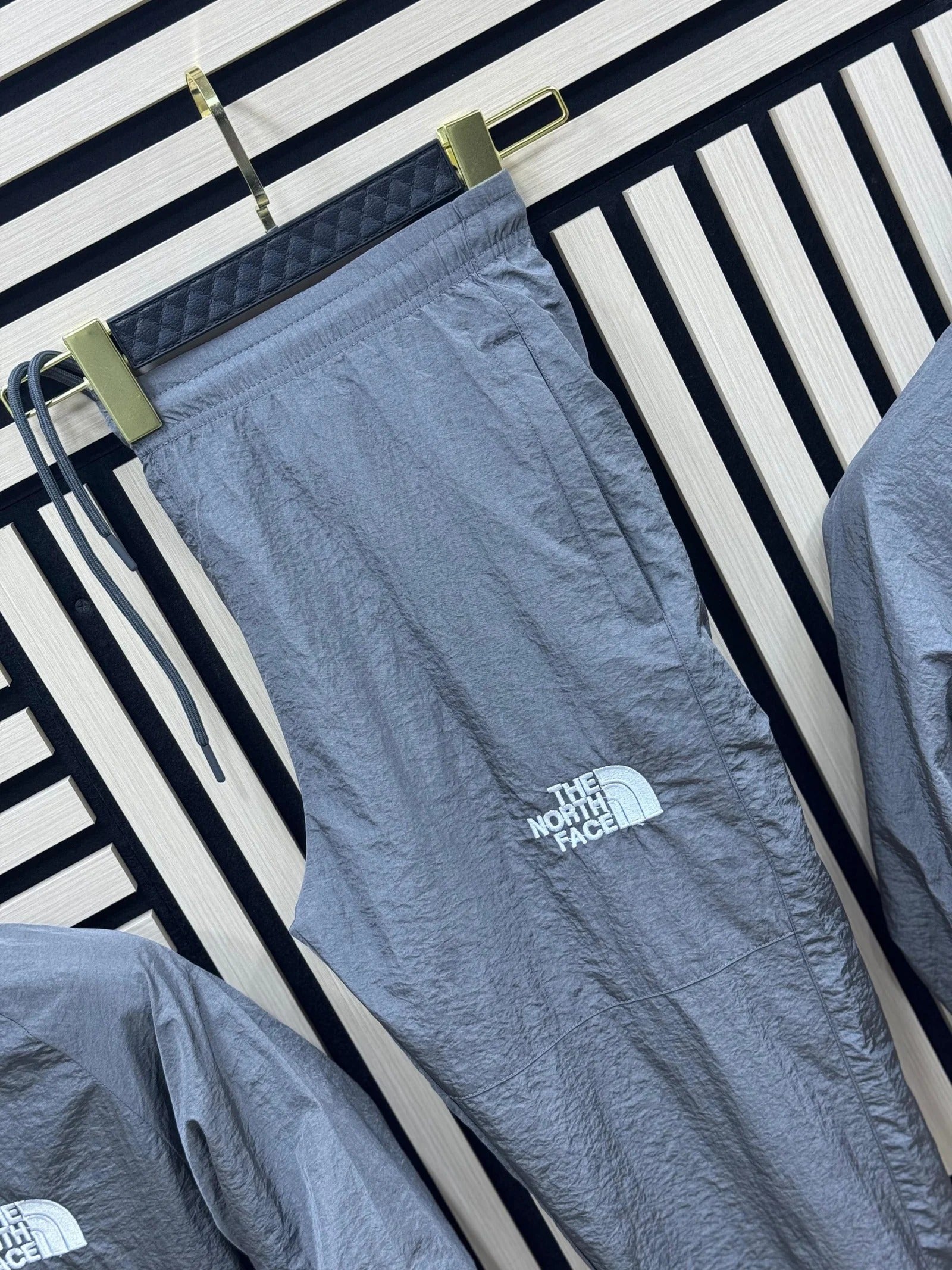 CHANDAL NORTH FACE GRIS