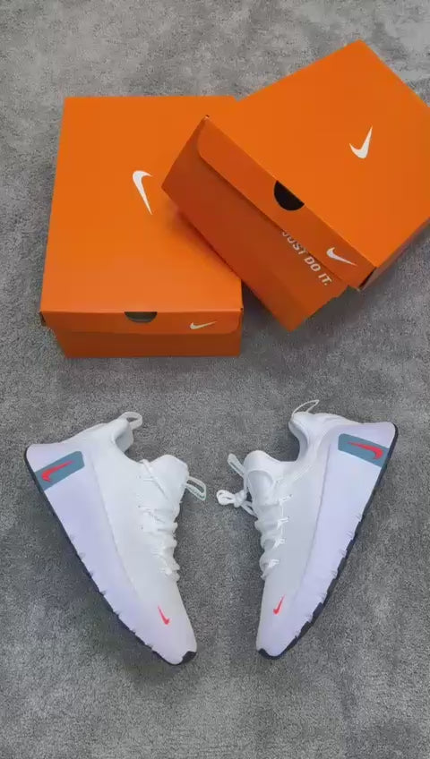 NIKE FREE METCON